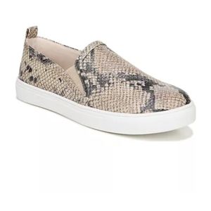 Slip on sneakers NWT